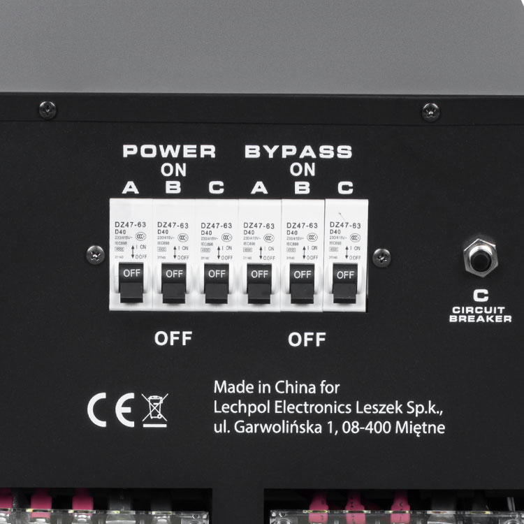 Stabilizator de tensiune trifazat cu functie BYPASS Stabilizator de tensiune trifazat cu functie BYPASS