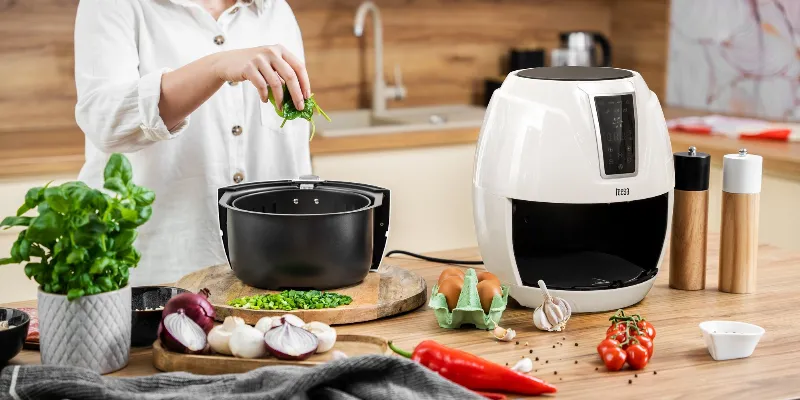 Friteuza fara ulei Teesa Digital Air Fryer 3,2 L negru
