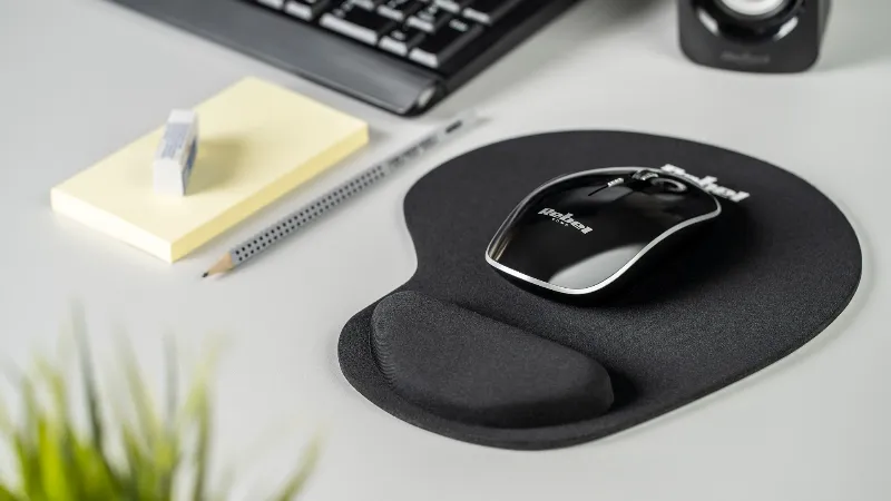 Covoras pentru mouse cu suport gel Rebel