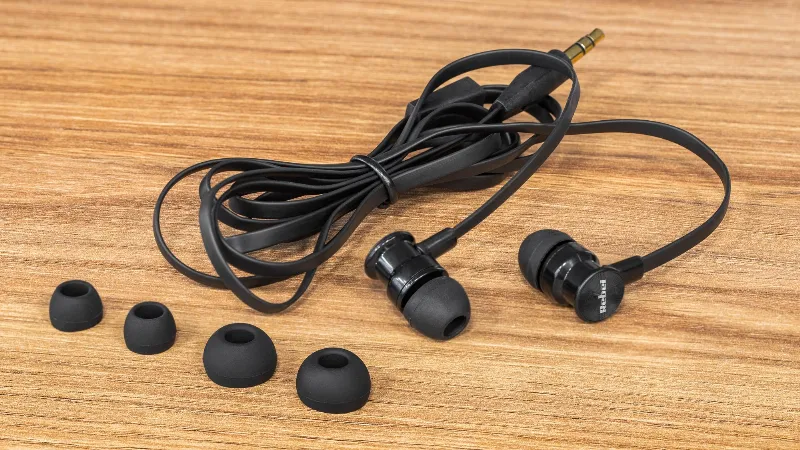 Casti in-ear cu mufa jack 3,5 mm Rebel Super Bass