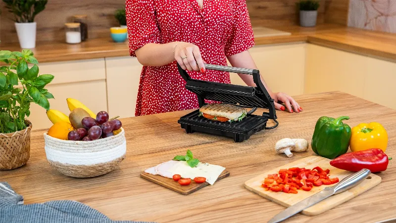 Sandwich Maker Panini 1000W Teesa