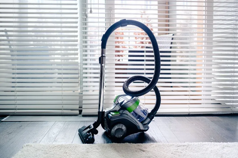 Resigilat - Aspirator 700W Teesa Vacuum Green