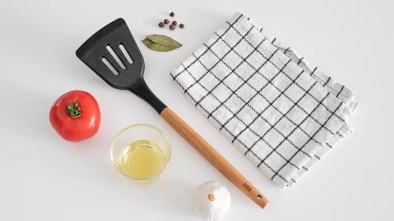 Spatula cu fante din silicon Teesa