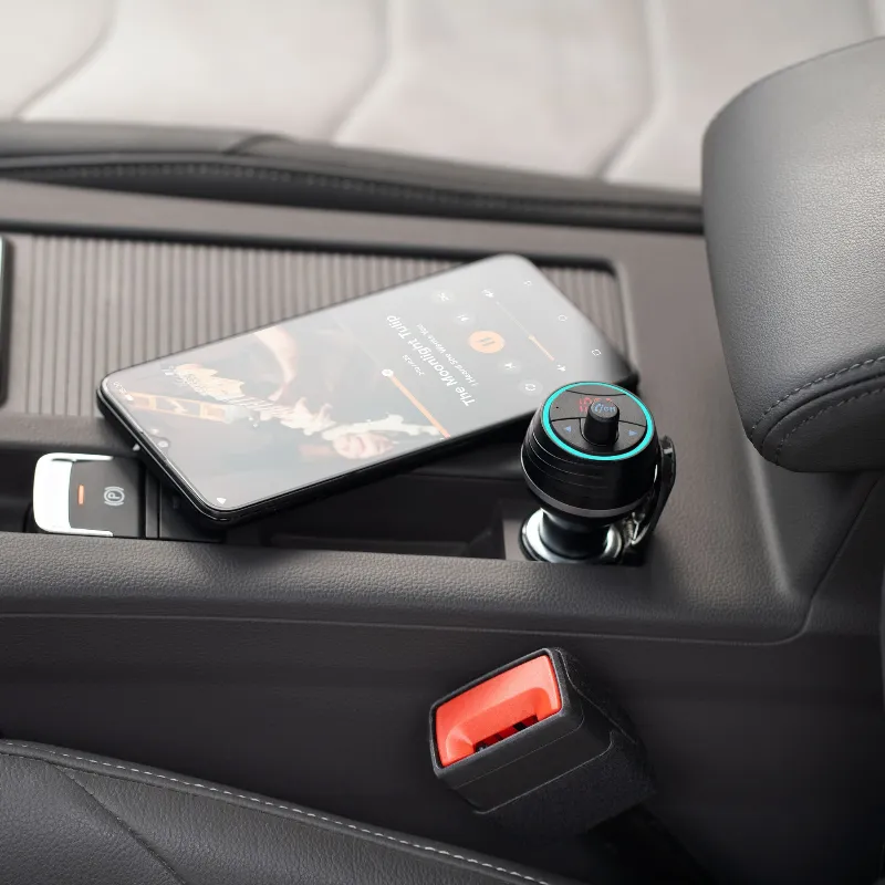 Transmitator FM auto Peiying cu Bluetooth si 2 porturi USB