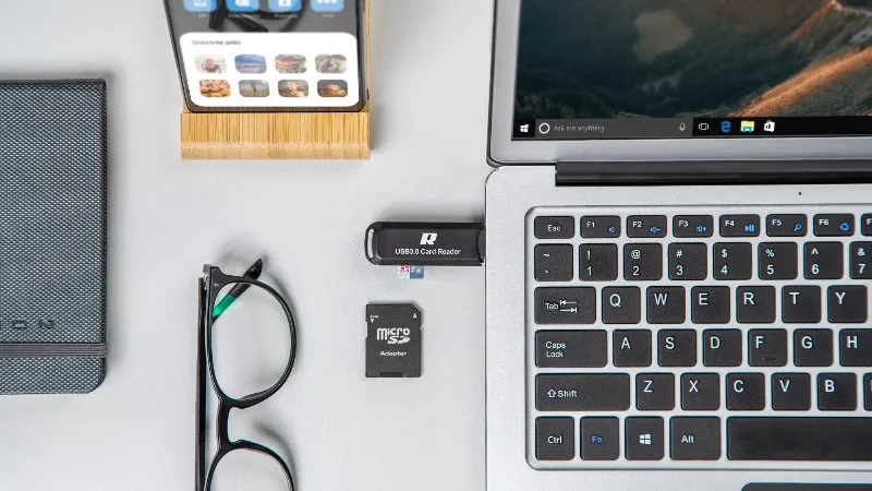 Cititor carduri micro SD USB 3.0 Rebel