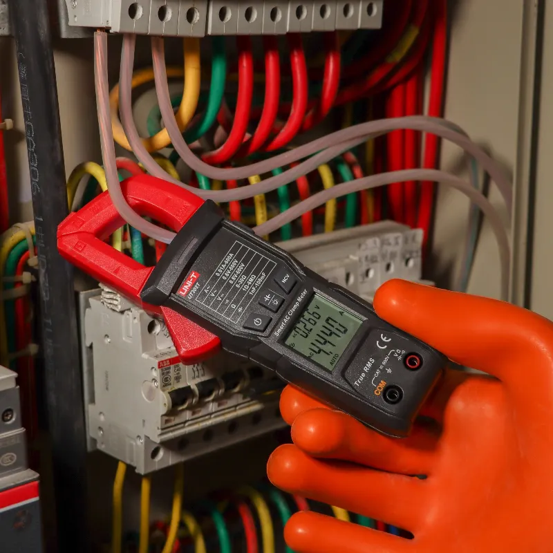 Clampmetru 600V 600A UT202T Uni-T